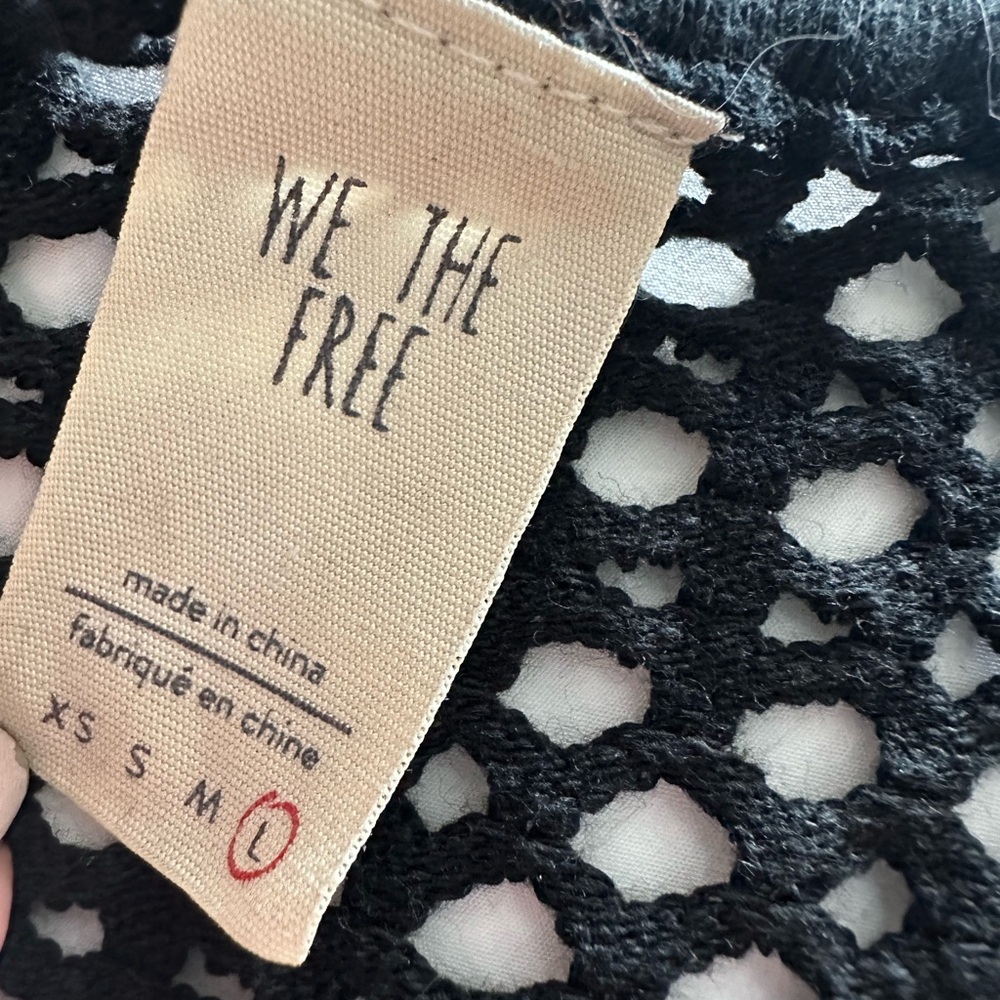 We The Free black V-Neck top, size large - Picture 7 of 10